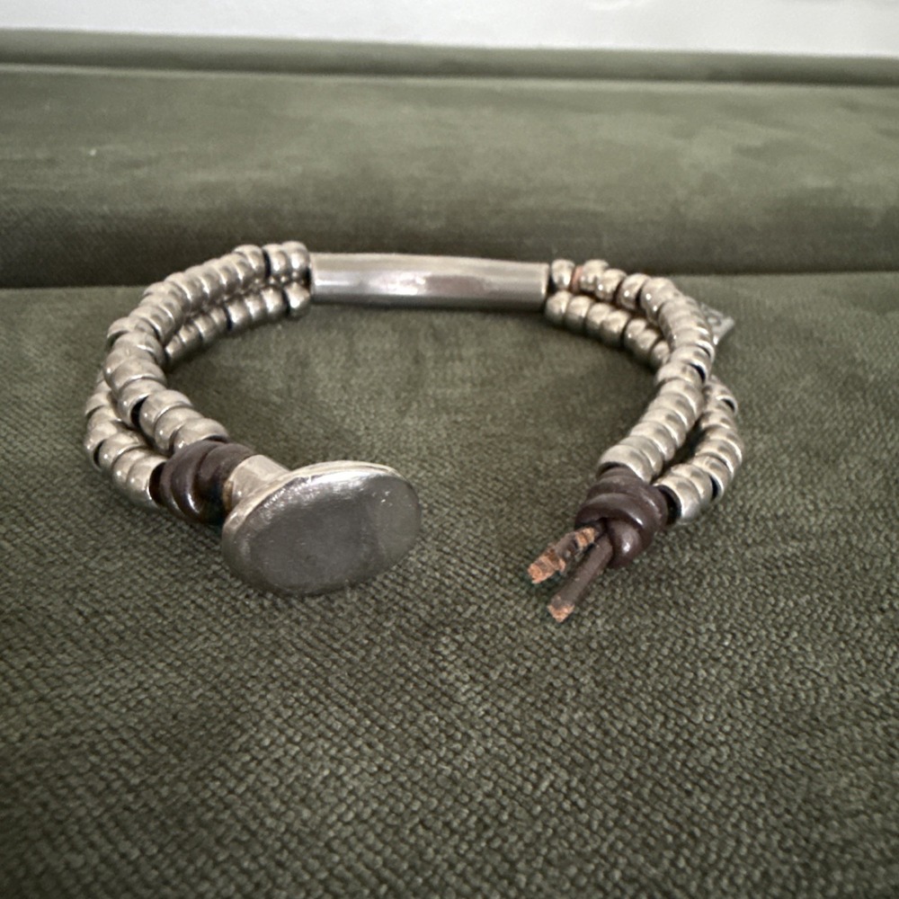 Uno de 50 Leather and Silver Plated Beads Bracelet 7" BROKEN LEATHER - Picture 2 of 4